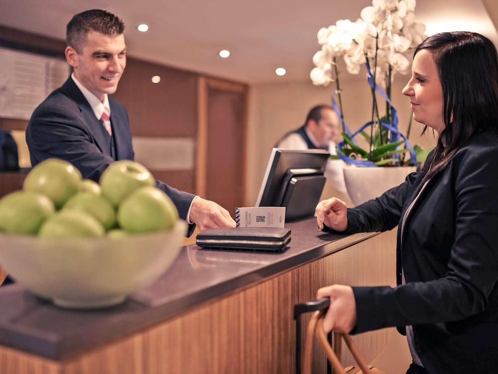 Mercure Airport Hotel Berlin Tegel Extérieur photo