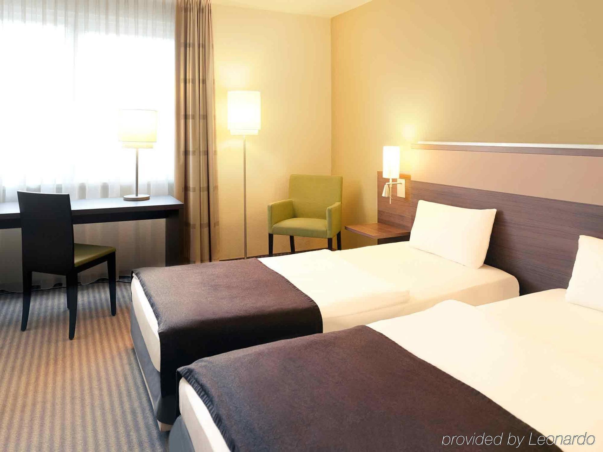 Mercure Airport Hotel Berlin Tegel Extérieur photo
