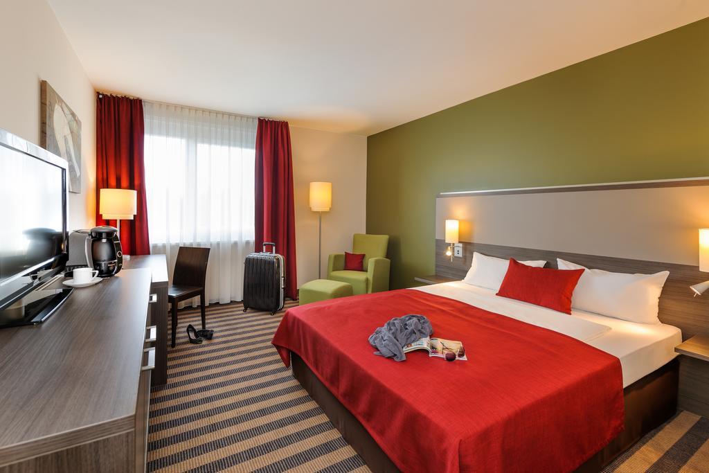 Mercure Airport Hotel Berlin Tegel Extérieur photo