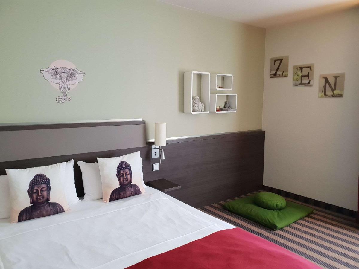 Mercure Airport Hotel Berlin Tegel Extérieur photo